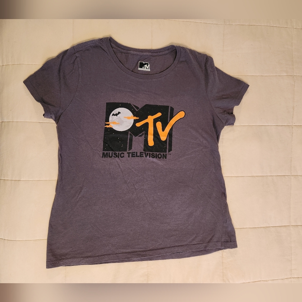 MTV Women's T-Shirt Sz Med Gray Moon Bat Halloween Music EUC 100% cotton Vintage